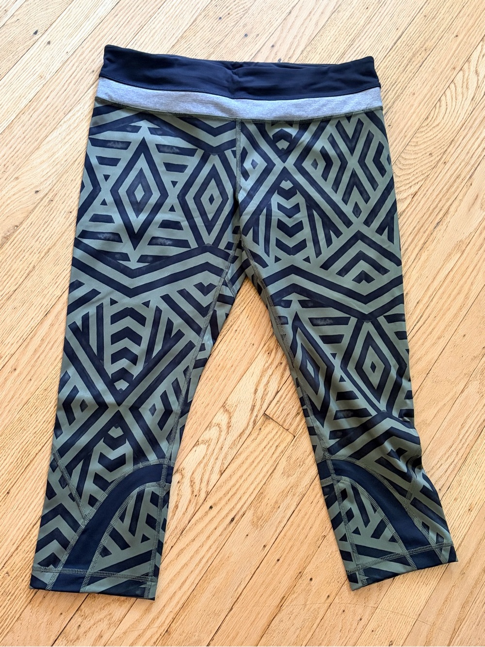 lululemon athletica Olive Green & Black Geometric Capri Leggings